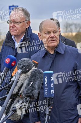 Olaf Scholz besucht das Hochwassergebiet in Verden