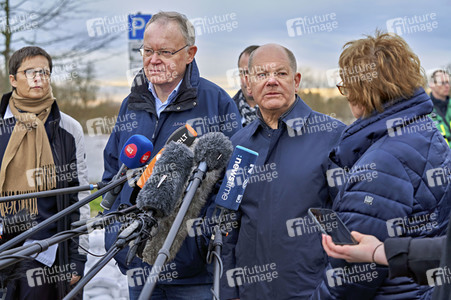 Olaf Scholz besucht das Hochwassergebiet in Verden