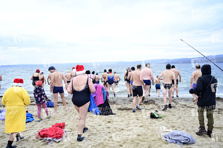 Neujahrsschwimmen am Berzdorfer See in Görlitz