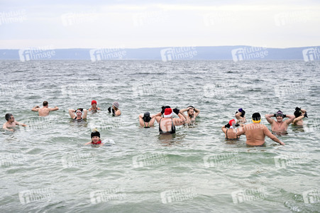 Neujahrsschwimmen am Berzdorfer See in Görlitz
