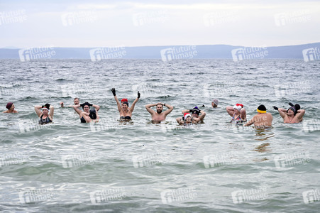 Neujahrsschwimmen am Berzdorfer See in Görlitz