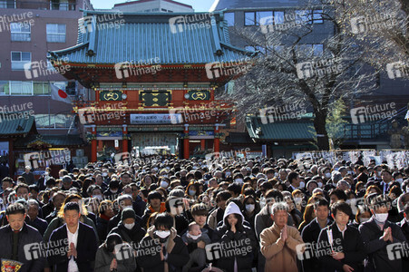 Neujahrsgebet am Kanda Myojin-Schrein in Tokio