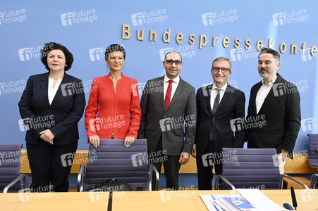 Bundespressekonferenz zur Gründung der Partei Bündnis Sahra Wagenknecht in Berlin