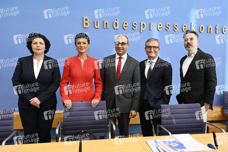 Bundespressekonferenz zur Gründung der Partei Bündnis Sahra Wagenknecht in Berlin