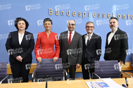 Bundespressekonferenz zur Gründung der Partei Bündnis Sahra Wagenknecht in Berlin