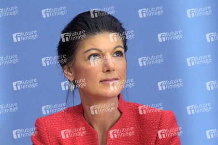 Bundespressekonferenz zur Gründung der Partei Bündnis Sahra Wagenknecht in Berlin