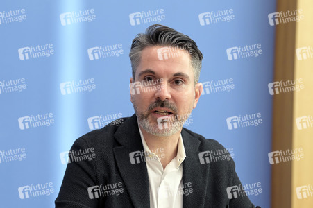 Bundespressekonferenz zur Gründung der Partei Bündnis Sahra Wagenknecht in Berlin