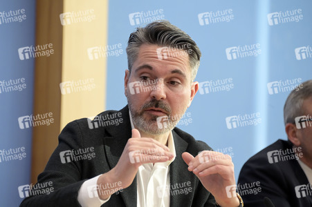 Bundespressekonferenz zur Gründung der Partei Bündnis Sahra Wagenknecht in Berlin
