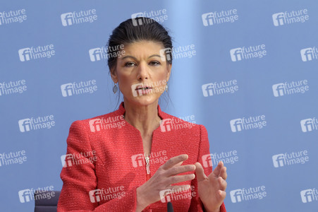 Bundespressekonferenz zur Gründung der Partei Bündnis Sahra Wagenknecht in Berlin