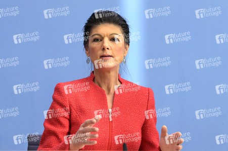 Bundespressekonferenz zur Gründung der Partei Bündnis Sahra Wagenknecht in Berlin