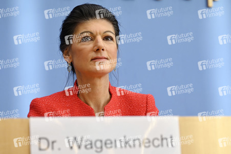 Bundespressekonferenz zur Gründung der Partei Bündnis Sahra Wagenknecht in Berlin