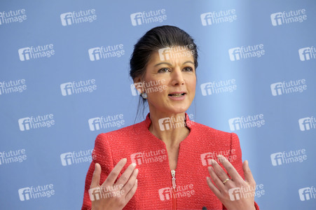 Bundespressekonferenz zur Gründung der Partei Bündnis Sahra Wagenknecht in Berlin