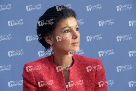 Bundespressekonferenz zur Gründung der Partei Bündnis Sahra Wagenknecht in Berlin