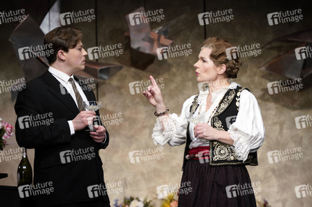 Theaterprobe 'Knapp daneben ist auch vorbei - Die Diva der falschen Töne' in Berlin