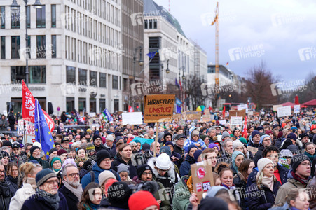 Kundgebung gegen die AfD am Brandenburger Tor in Berlin