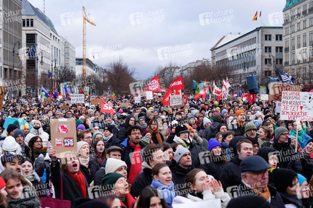 Kundgebung gegen die AfD am Brandenburger Tor in Berlin