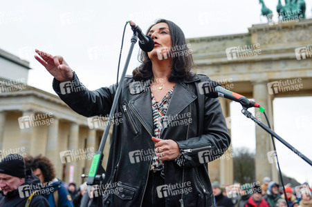 Kundgebung gegen die AfD am Brandenburger Tor in Berlin