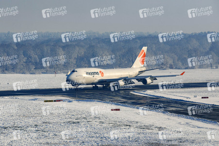 Winterdienst auf dem Flughafen Köln/Bonn