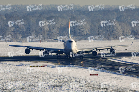 Winterdienst auf dem Flughafen Köln/Bonn