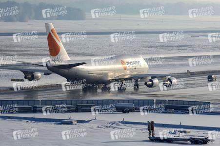 Winterdienst auf dem Flughafen Köln/Bonn