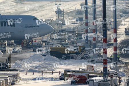 Winterdienst auf dem Flughafen Köln/Bonn