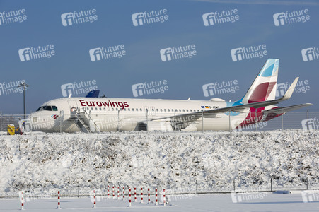 Winterdienst auf dem Flughafen Köln/Bonn