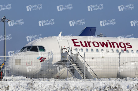 Winterdienst auf dem Flughafen Köln/Bonn