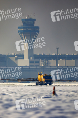 Winterdienst auf dem Flughafen Köln/Bonn