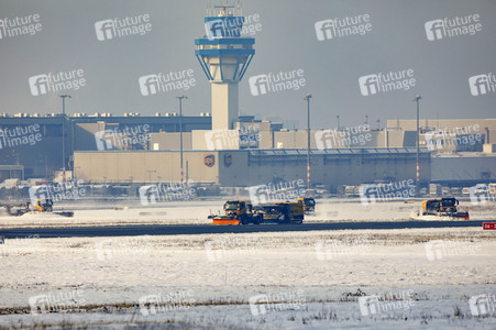 Winterdienst auf dem Flughafen Köln/Bonn
