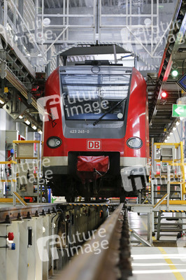 Präsentation der Karnevals S-Bahn für die Session 2024 in Köln