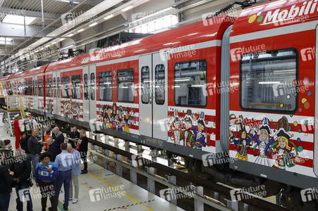 Präsentation der Karnevals S-Bahn für die Session 2024 in Köln