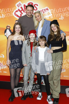Filmpremiere 'Die Chaosschwestern und Pinguin Paul' in Köln