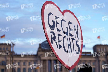 Demonstration gegen Rechtsextremismus in Berlin