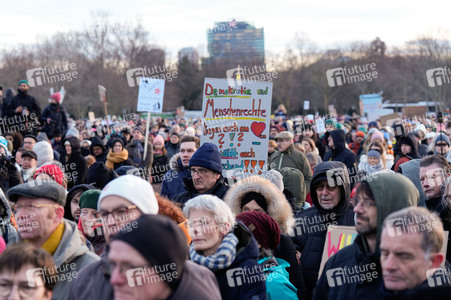 Demonstration gegen Rechtsextremismus in Berlin