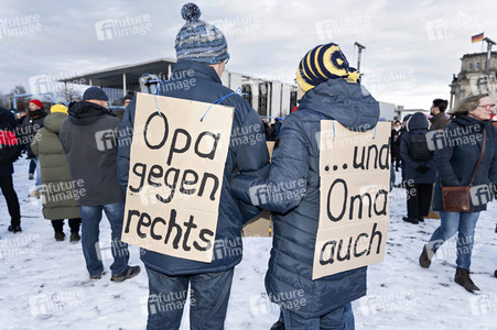 Demonstration gegen Rechtsextremismus in Berlin