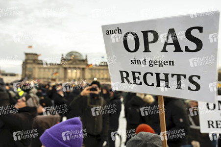 Demonstration gegen Rechtsextremismus in Berlin
