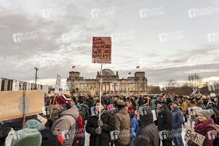 Demonstration gegen Rechtsextremismus in Berlin