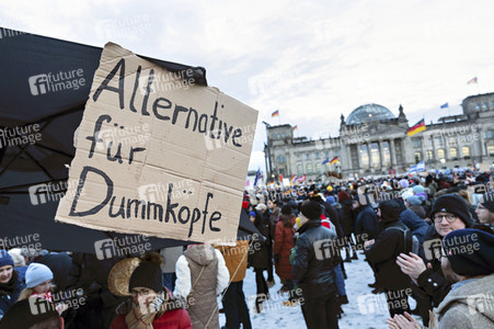 Demonstration gegen Rechtsextremismus in Berlin