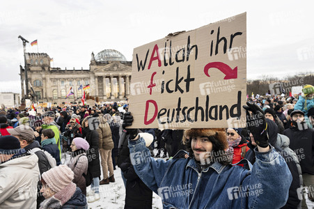 Demonstration gegen Rechtsextremismus in Berlin