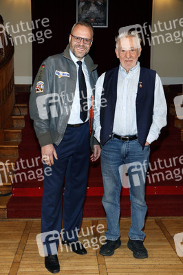 Fototermin Scheckübergabe mit Dieter Hallervorden in Berlin