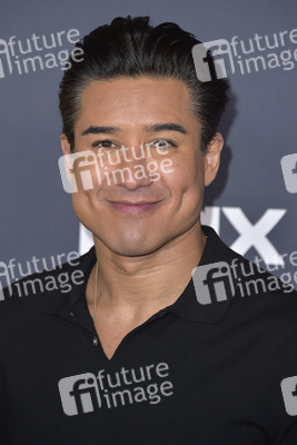Season 12 Premiere 'Lass es, Larry!' in Los Angeles
