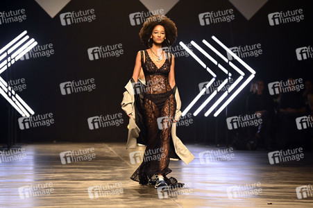 Rebekka Ruetz Fashion Show auf der Berlin Fashion Week A/W 2024