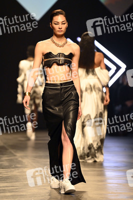 Rebekka Ruetz Fashion Show auf der Berlin Fashion Week A/W 2024
