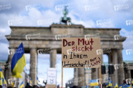 Demonstration zum 2. Jahrestag des Kriegsbeginns in Berlin