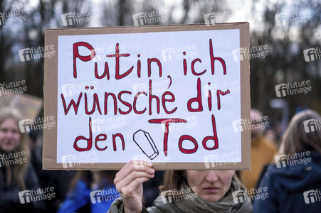Demonstration zum 2. Jahrestag des Kriegsbeginns in Berlin