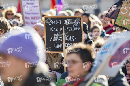 Demonstration gegen Rechts in Dresden