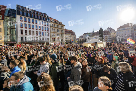 Demonstration gegen Rechts in Dresden