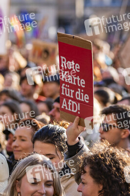 Demonstration gegen Rechts in Dresden