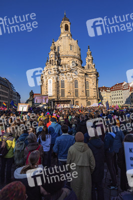 Demonstration gegen Rechts in Dresden