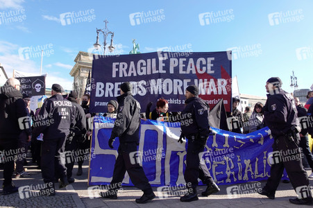 Demonstration zum 2. Jahrestag des Kriegsbeginns in Berlin